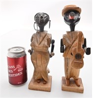 *Couple de musiciens en bois sculpté
