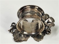 ANTIQUE A SAUNDERS SYDNEY SILVERPLATE NAPKIN RING