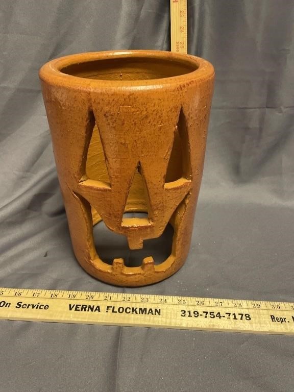 Jack-o’-lantern pot