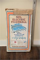 VINTAGE NFL ELECTRIC FOOTBALL GAME