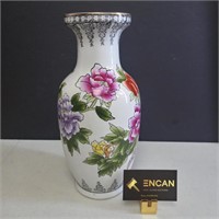 Chinese Export Porcelain Vase Handpainted flowers