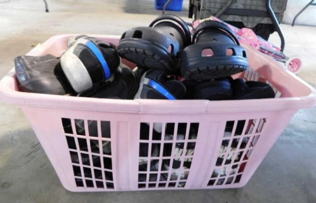 Men's shoes in laundry basket: Crocs, size 14 -