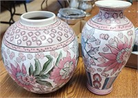 2 pc lot Old Chinese Pot Box and Vase