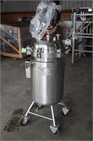 *MENOMONIE* Stainless Steel Pressure Tank Mixer