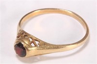 9ct Gold Red Stone Ring,