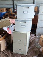 Metal file cabinet & 2 plastic
