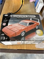 LINCOLN MINT DODGE DAYTONA CHARGER 1/24