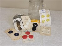 MASON JAR WITH VINTAGE BUTTONS