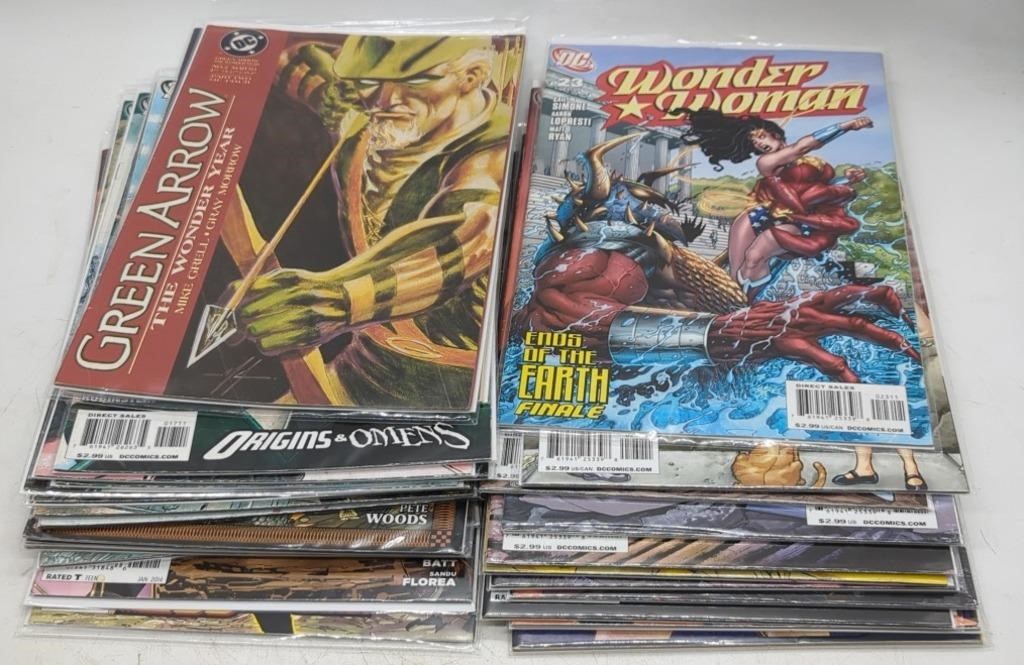 (EF) 26 Various DC Wonder Woman Comics & more