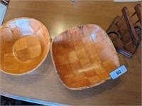 (2) Bamboo Style Bowls & Wood Napkin Holder