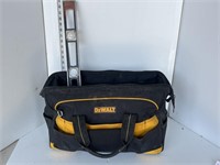 Dewalt tool bag w/ metal level