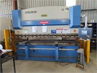Steelmaster Brake Press SM-PB110/3200 CNC 2
