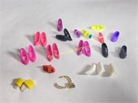 Barbie Accessories: Shoes & Necklace