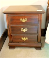 3 DRAWER NIGHTSTAND