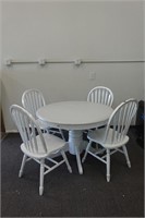 Farmhouse White Round Table and 4 Chairs