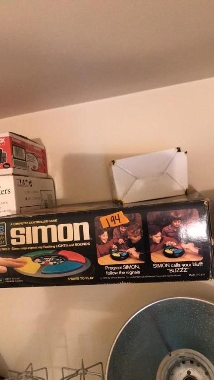 SIMON MD COMPUTER CONTROLLED GAME