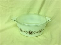 Pyrex TOWN & COUNTRY Round Casserole with Lid