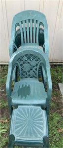 Plastic Patio Furniture (9) Chair (3) Stools