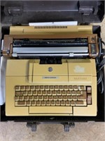 Smith-Corona Vantage Electric Typewriter in case