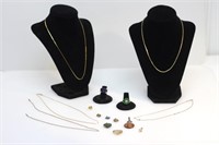 ASSORTMENT OF SMALL JEWELRY PIECES