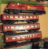 Heavy Lionel train engine 9108 with (3) Lionel