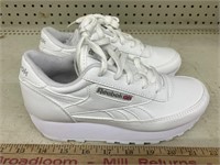 Reebok size 5