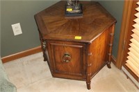 1980'S WALNUT BAMBOO STYLE OCTAGINAL END TABLE