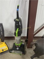 Bissell Vacuum, Works well w/ attachments
