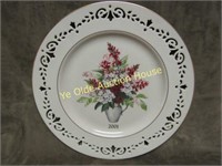 2001 Lenox Porcelain Pennsylvania Plate lace bordr