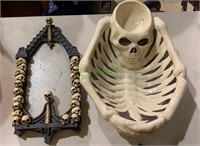 2 skeleton Halloween items, Small 12 inch wall
