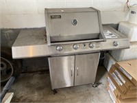 CHARMGLOW 3-BURNER GAS GRILL