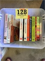 Tote/lid of cook books