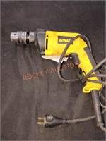 DEWALT corded 1/2" VSR hammer drill