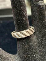 STERLING RING W/ BLACK STRIPES - SZ 6.5