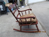 Nice Rocking Chair like new