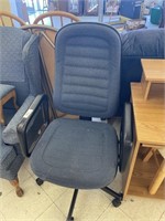 ROLLING OFFICE CHAIR