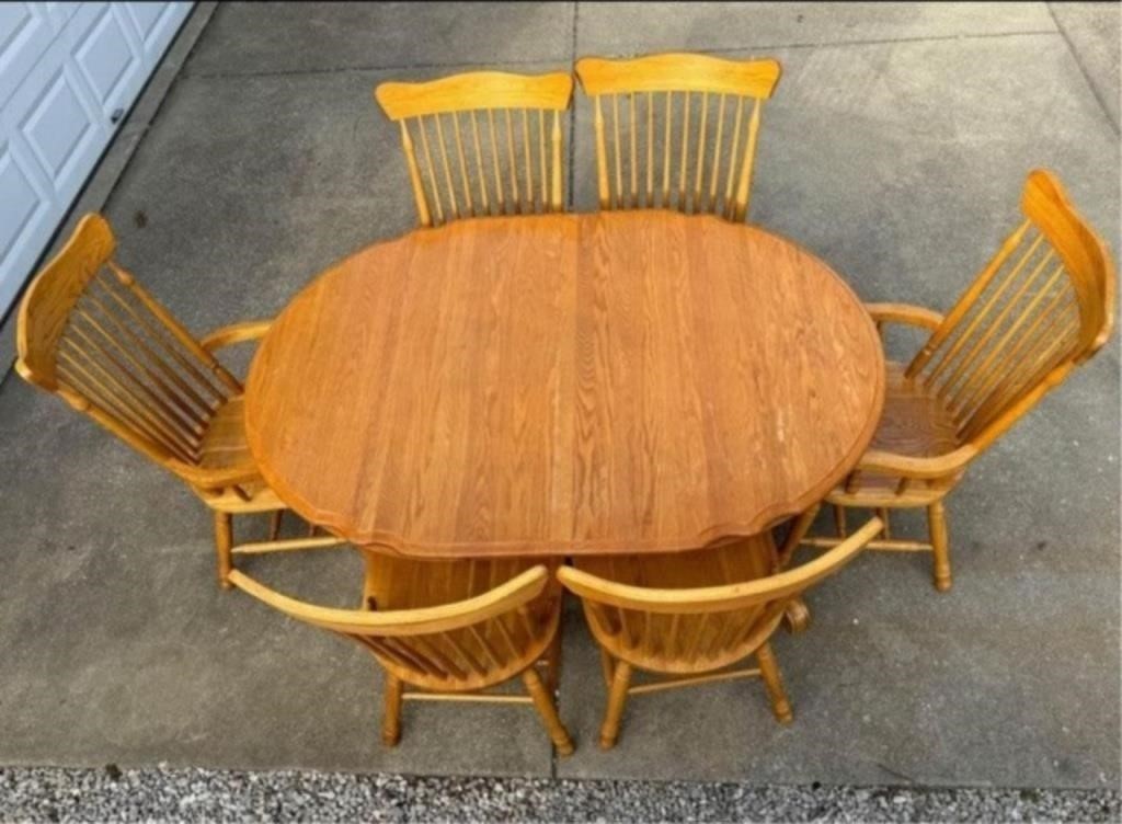 Solid Oak Dining Table w/ 6 Chairs