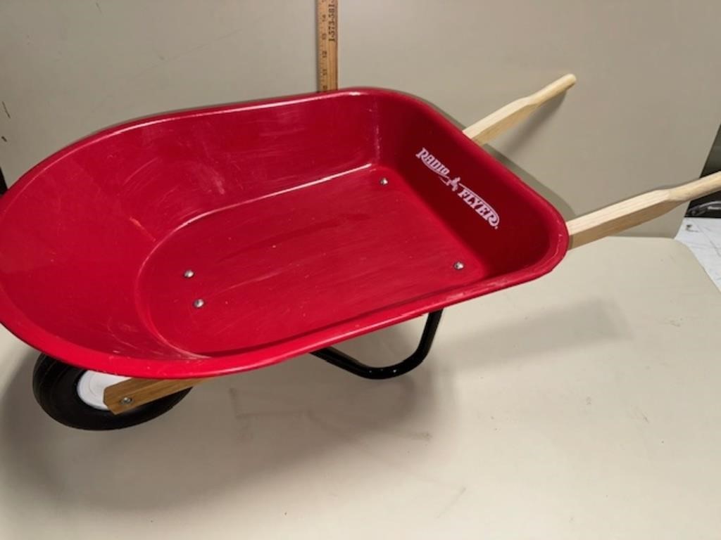 Radio Flyer Youth size wheel barrow-NEW