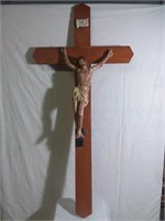 Grand crucifix d'église avec jésus en plâtre