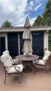 Patio set : 4’ metal patio table, 4 chairs with