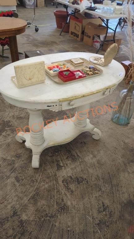 Antique oval table
