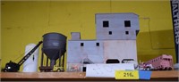 HO Train Sized Building & Accessories