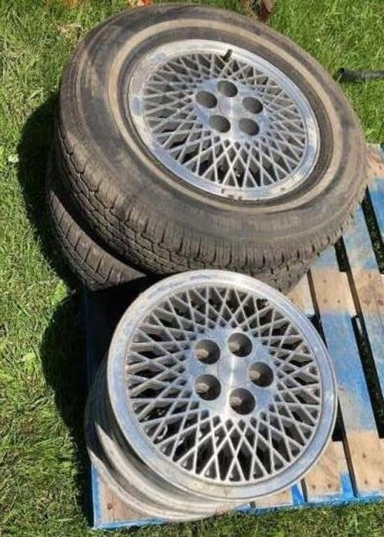 (4) 14in FWD Aluminum Wheels, (2) Tires