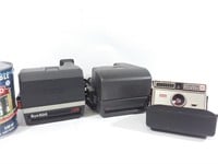 2 appareils photos Polaroid Sun600 et un Kodak
