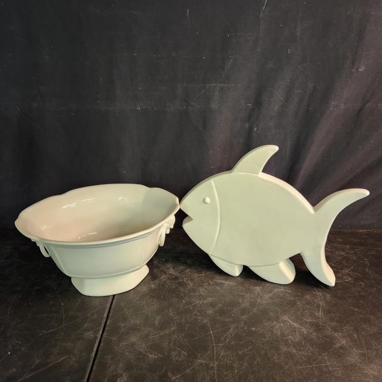 Ceramic fish and flower pot, cream-colored
