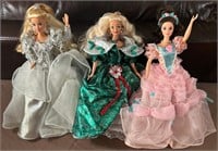 J - LOT OF 3 COLLECTIBLE BARBIE DOLLS (L113)