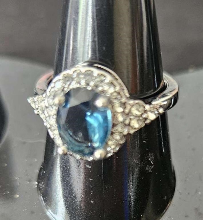 beautiful oval ring with blue stone