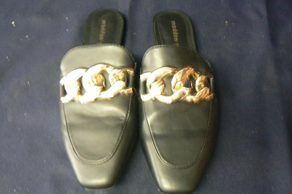 PAIR OF MADDEN GIRL SHOES SIZE 9 WOMENS