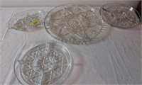 3 CLEAR TRAYS AND DIVIDED DISH