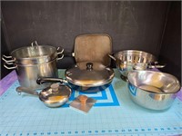 Asst pots, pans, bowls & stainless colander